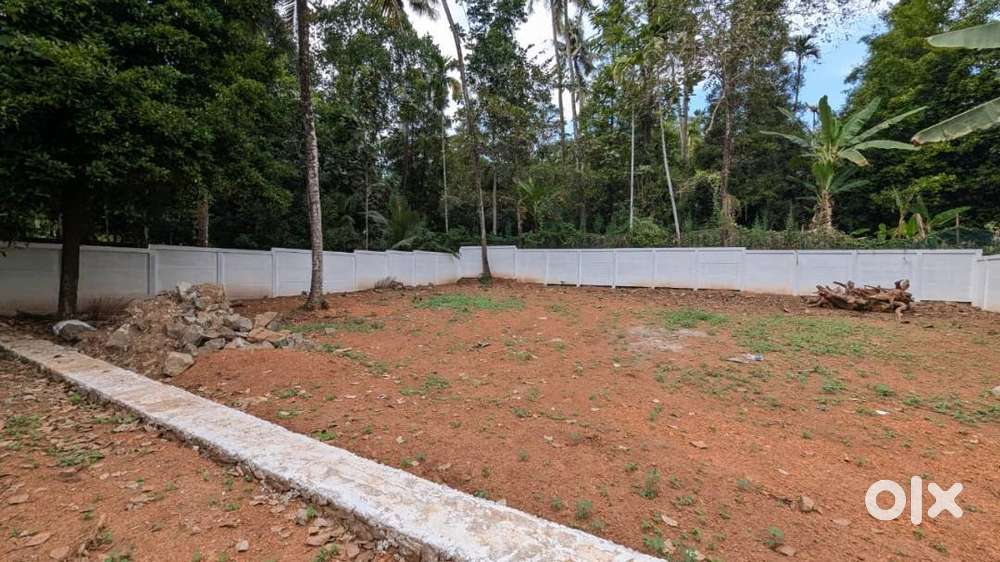 Angamaly–Chalakudy Highway Near Premium Villa Plots 90% Loan Free Reg.