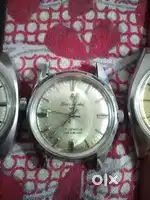I WANT TO SELL THESE VINTAGE WATCHES.