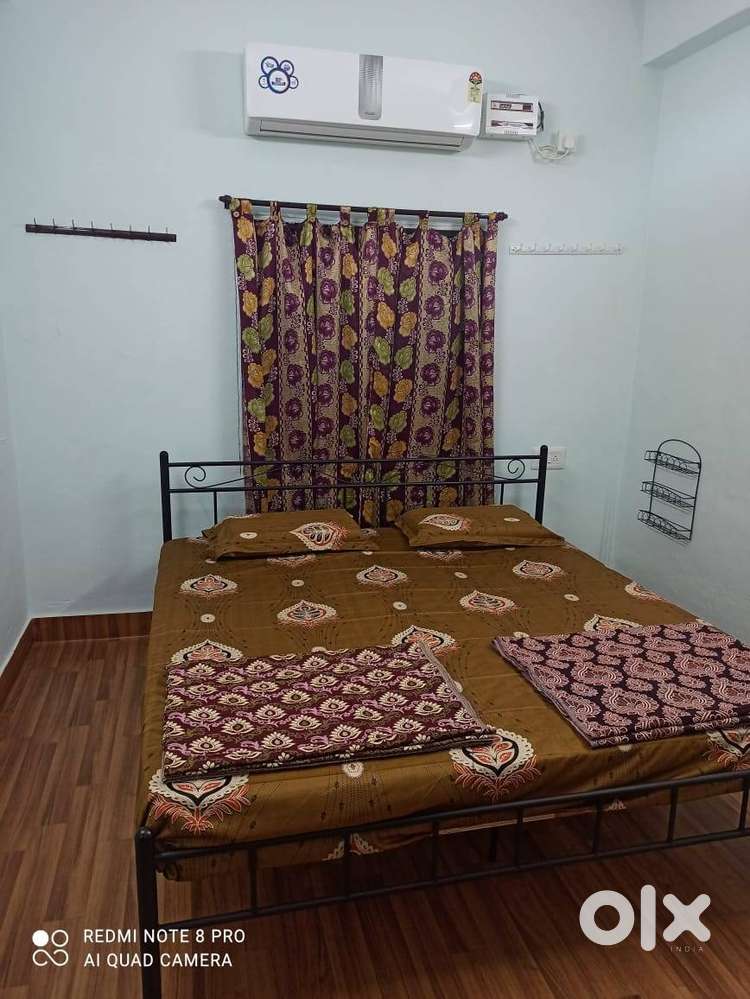 Fully furnished 1-BHK flat near Tarnaka metro station for rent.