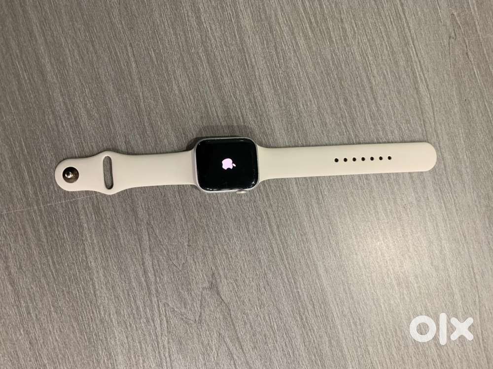 Apple Watch Series 4 / 44 MM / Retina Display / Used One / With Wrnty