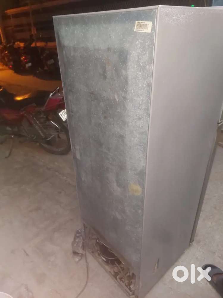 Samsung Blue Flower Model 240 Ltrs 5 Star Rating