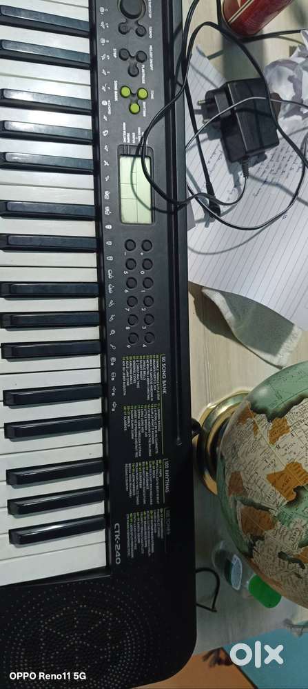 Casio CTK-240 synthesizer with 49 keys