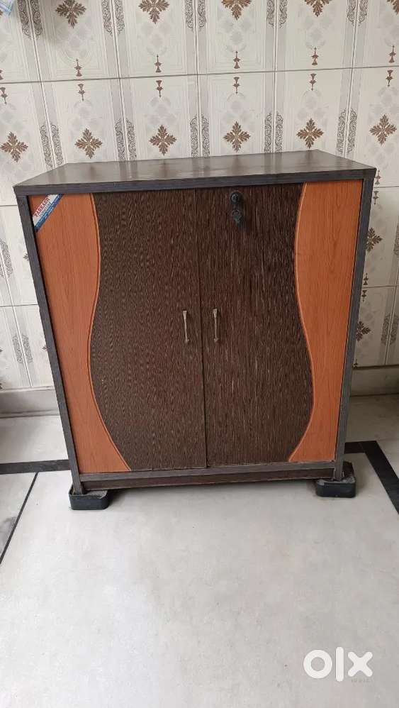 Small size wooden wardrobe