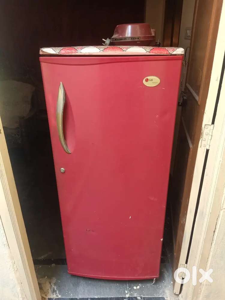 Hi friends I have a LG company fridge for sale Running condition