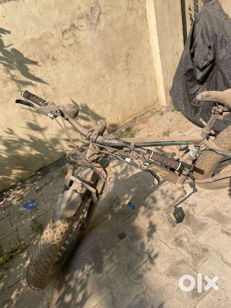 Very good condition bhot kam use huii hai jab se li hai