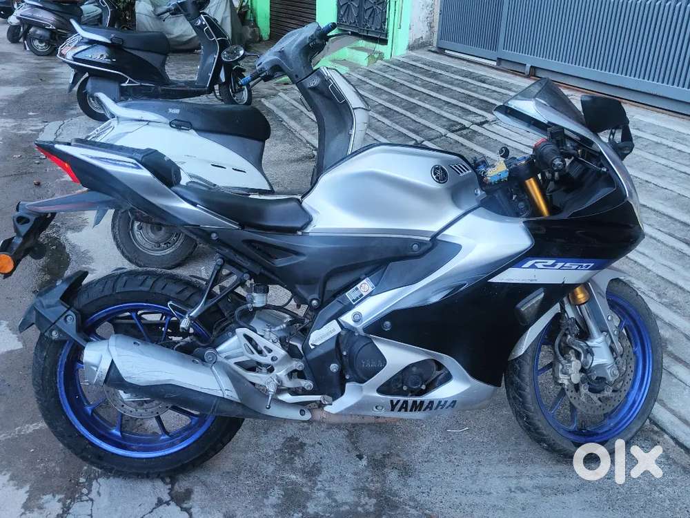 Yamaha R15M v4