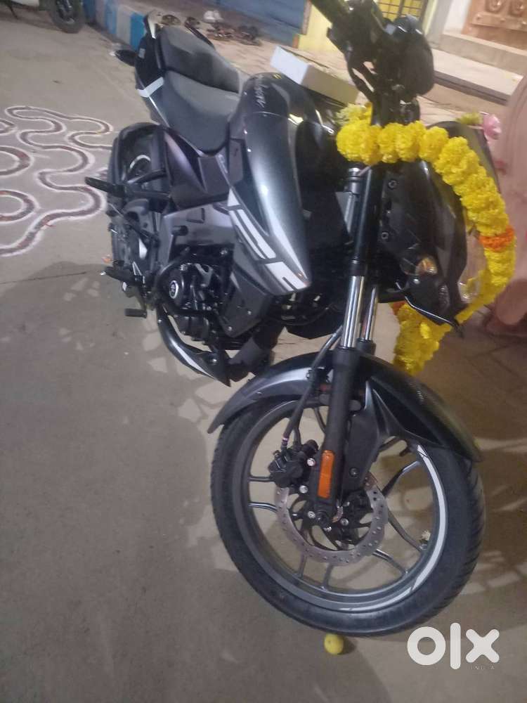 Pulser ns 125 black colour,