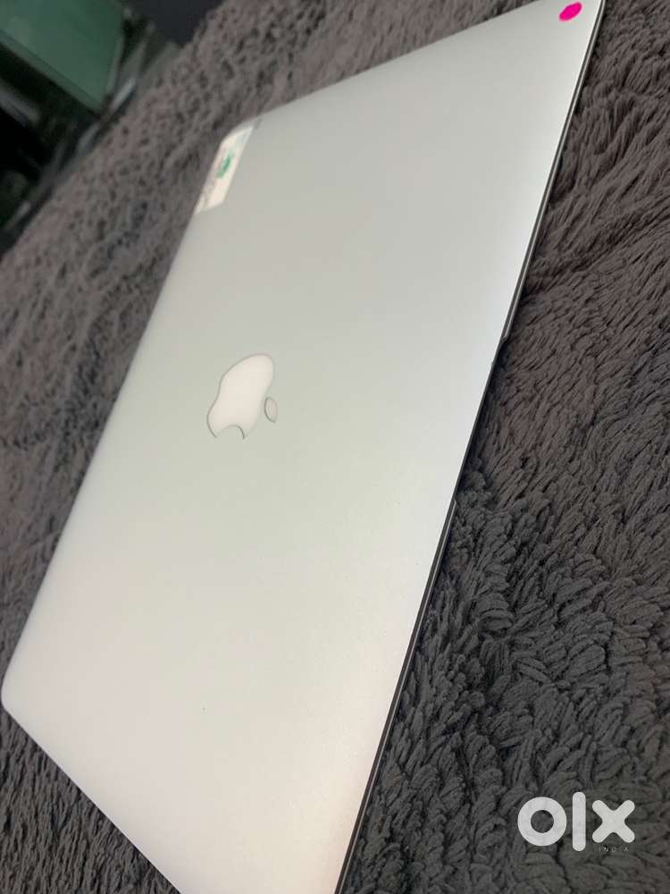 Macbook air A1466/13inch/Core i5/8GB RAM/256GB SSD/Working Good