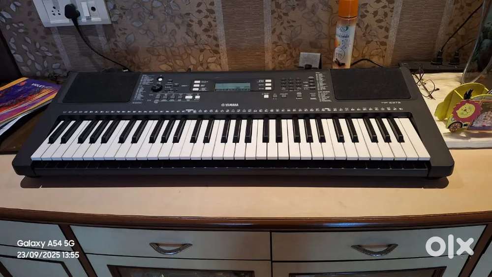Music keyboard