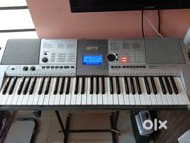 Yamaha Keyboard