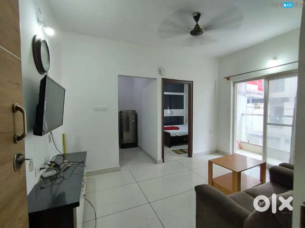 Looking for Female Roommate working women only