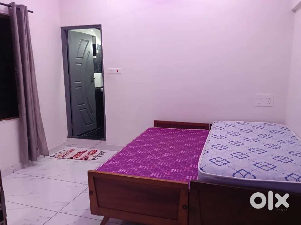 PG TWO SHARE FOR GIRLS AND WORKING WOMEN