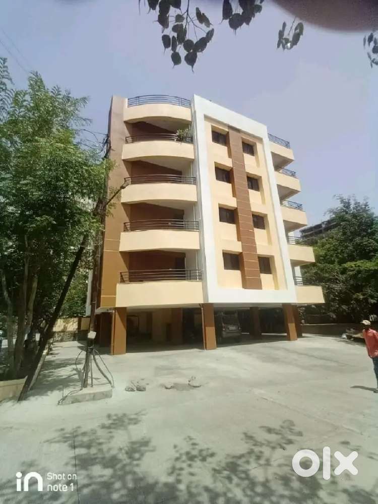 Easy facing 2 bhk with car parking
