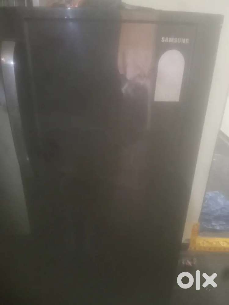 Samsung fridge 180 ltrs