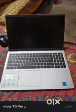 Dell Inspiron 15 3530 with 8 gb ram and 512 gb ssd
