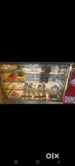 Cake display counter