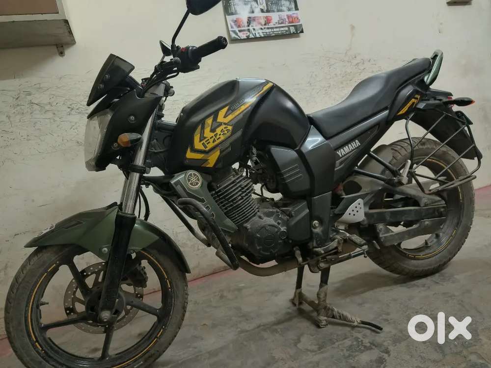 I want to sell my Yamaha Fzs green colour
