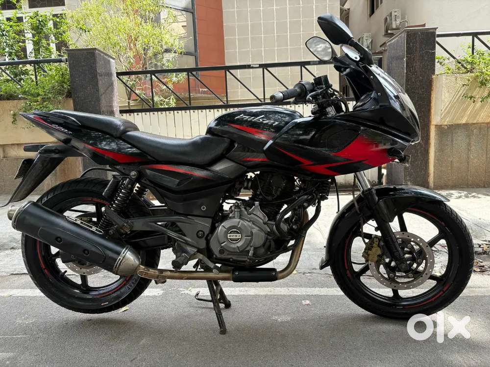 Pulsar 220 F.. Single owner