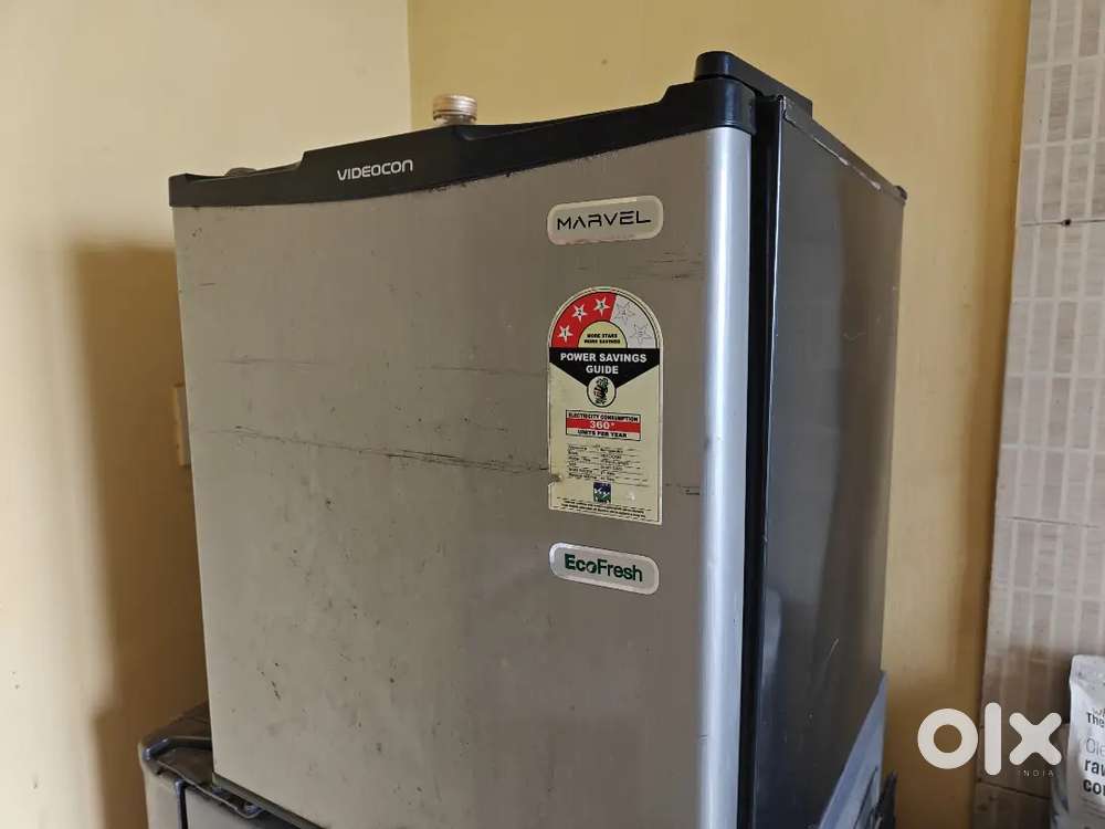 Mini fridge + washing machine