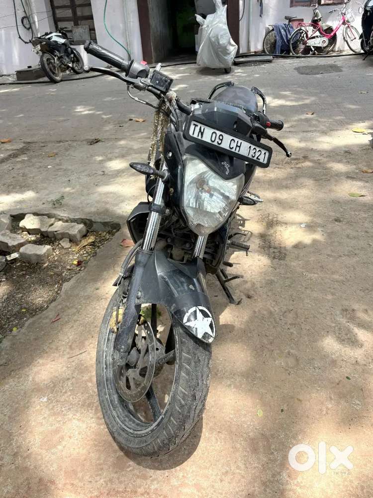 Yamaha Fz v1 for sale..2016 model ; 2017 registration; 1st owner..
