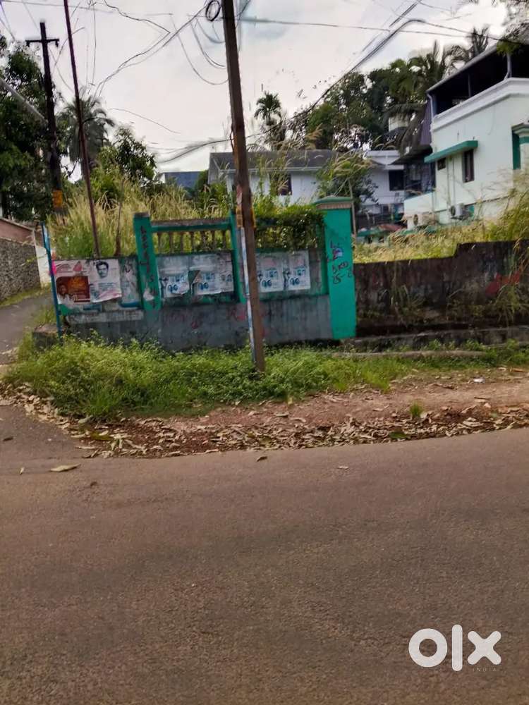 9.48 cent near koorkencherry masjid