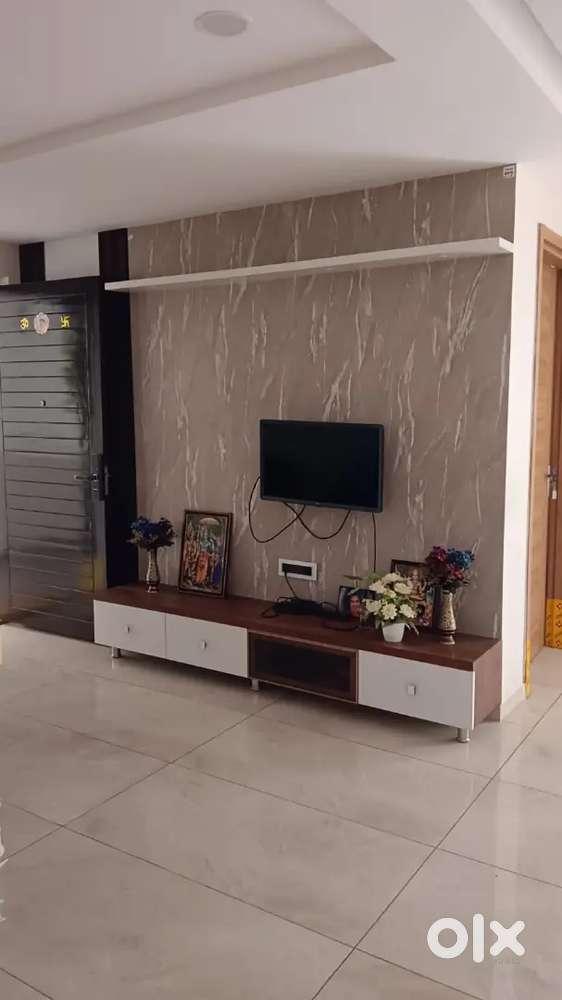 3 years old flat with grrat interior work and cubbords 1st floor i