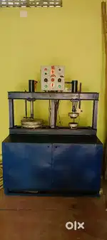 Paper plate making machine