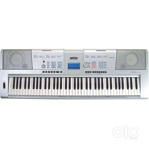 Yamaha dgx205 electronic keyboard