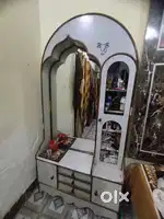 Dressing table