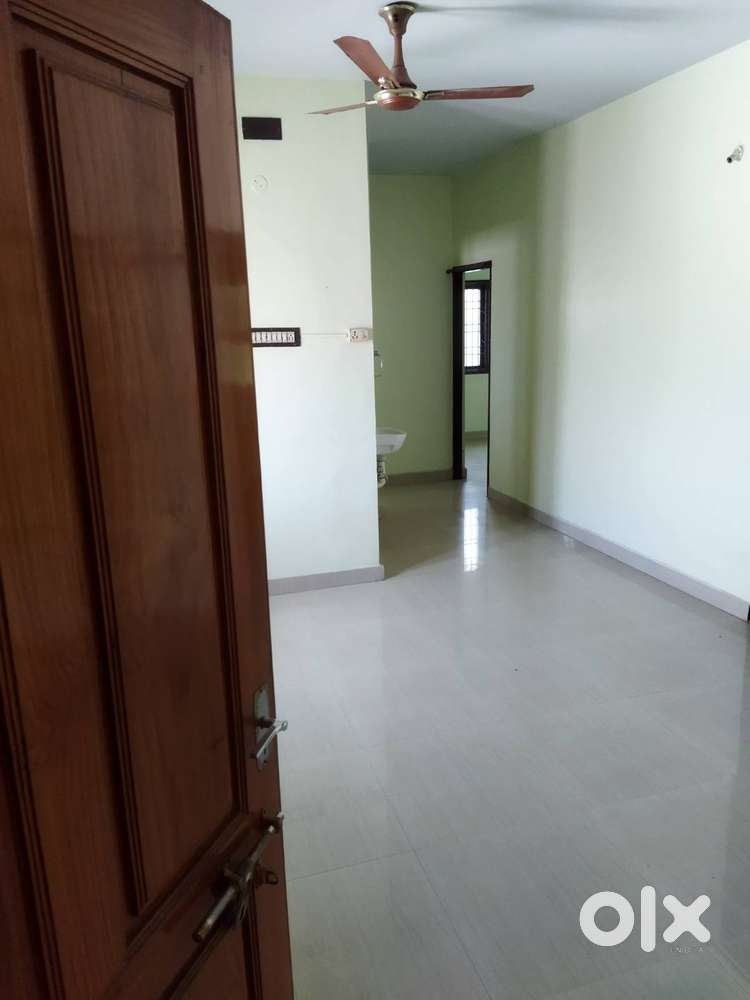 1st Floor Without Car Parking