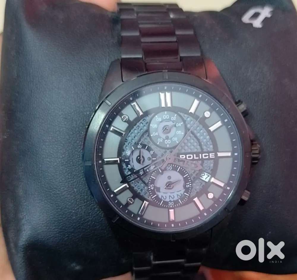 Police brand watch
