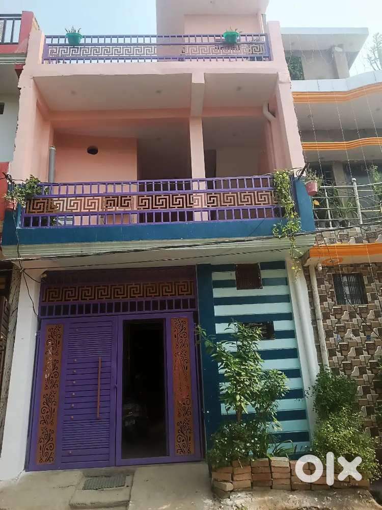 agar aap amausi airport ke pass dekh rahe to contact kare