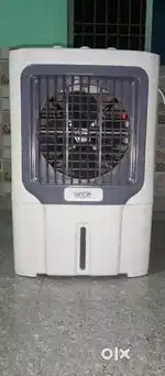 Cooler with wooden tool ,As a good condition.