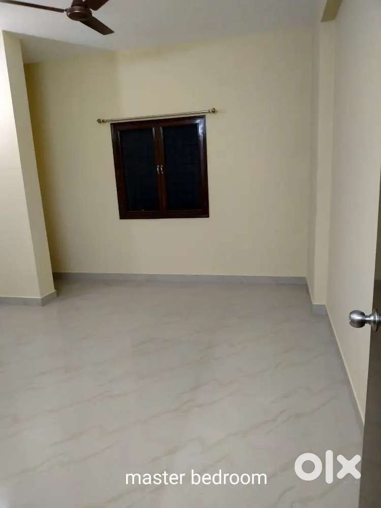 1 RK BEDROOM  SINGLE PERSON FOR RENT VELACHERY HP PETROL BUNK NEAR