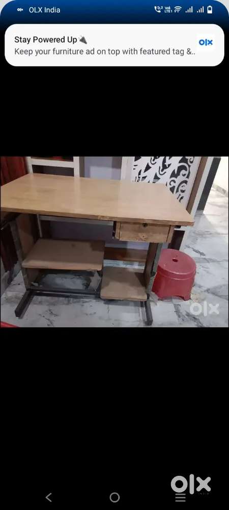 Computer table