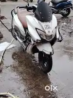 Burgman 125 street