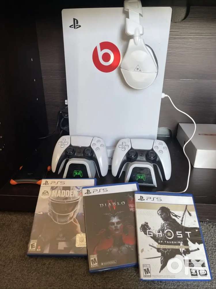 Sony PlayStation 5 Disc Edition 825GB Home Console - White