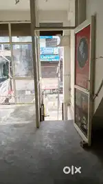 Shop on prime location