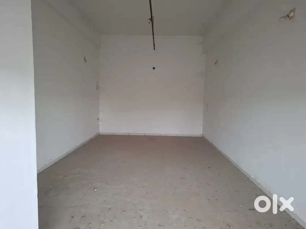 600 ft. 1st. Floor shop for rent at Science City.