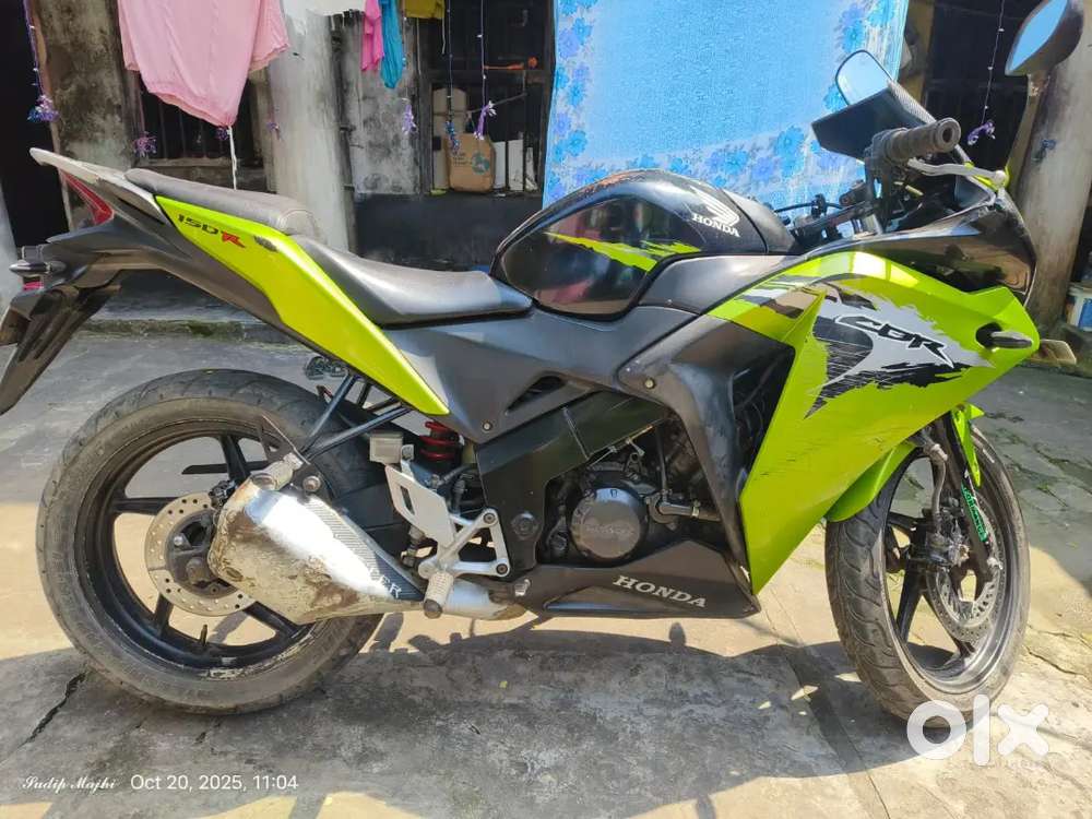 HONDA CBR 150 GREEN