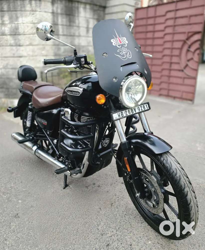 Royal Enfield Meteor 350 ABS model bike.