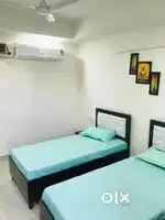 NO BROKERAGE 500+ Fully Furnished Boys PGs with meals in Noida!