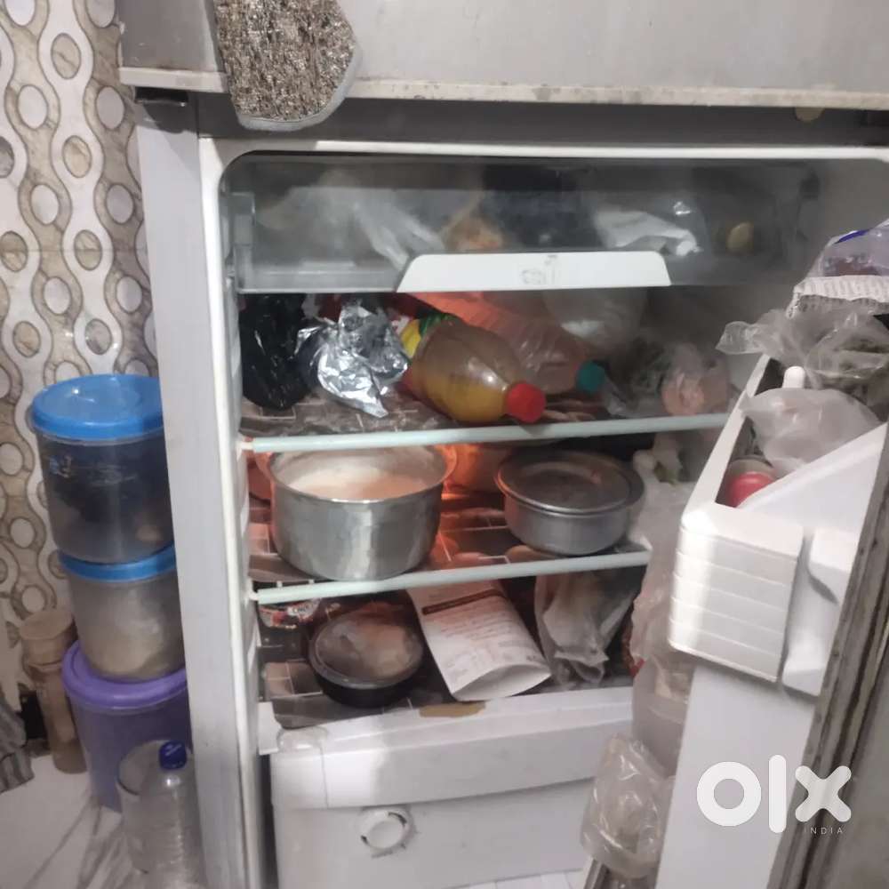 Godrej Frideg selling good condition no damage  dubel door