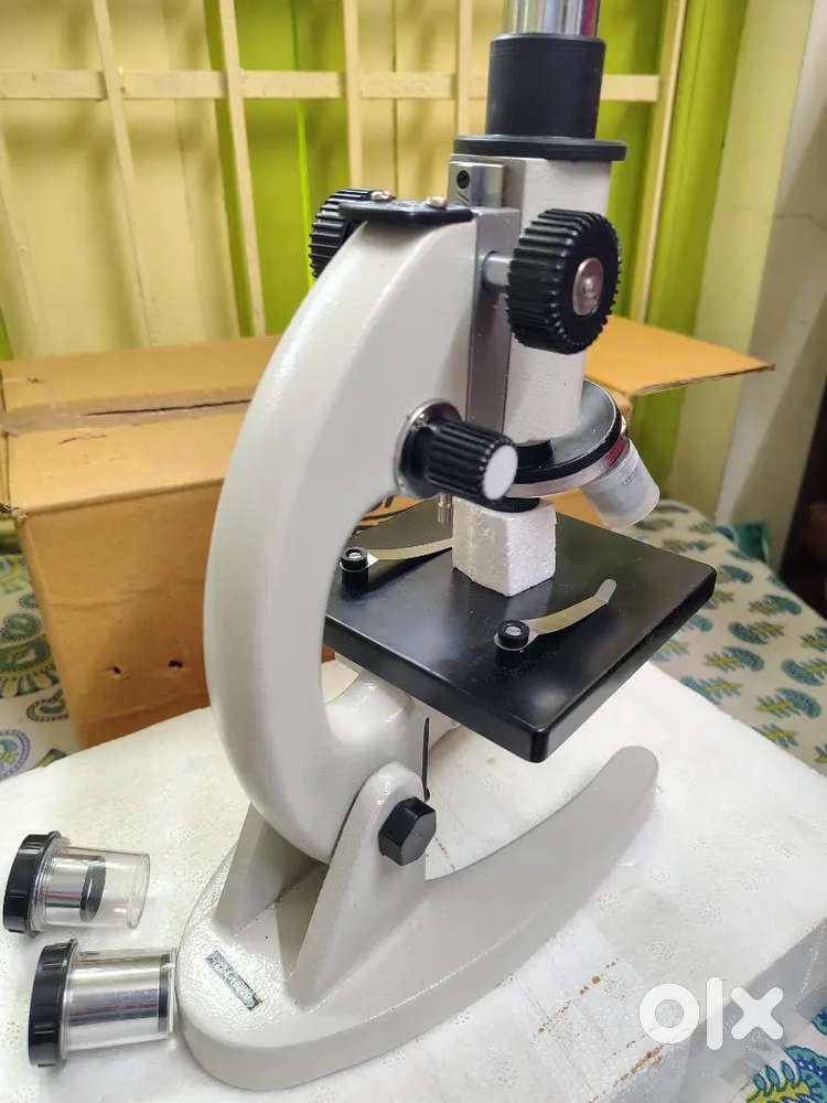 Compound Microscope mint condition.