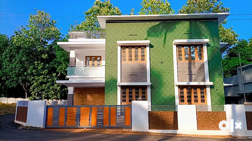 500 METER FROM MANNUTHY HIGH WAY 4BHK 1950SQ FT 5CENTS HOUSE FOR SALE