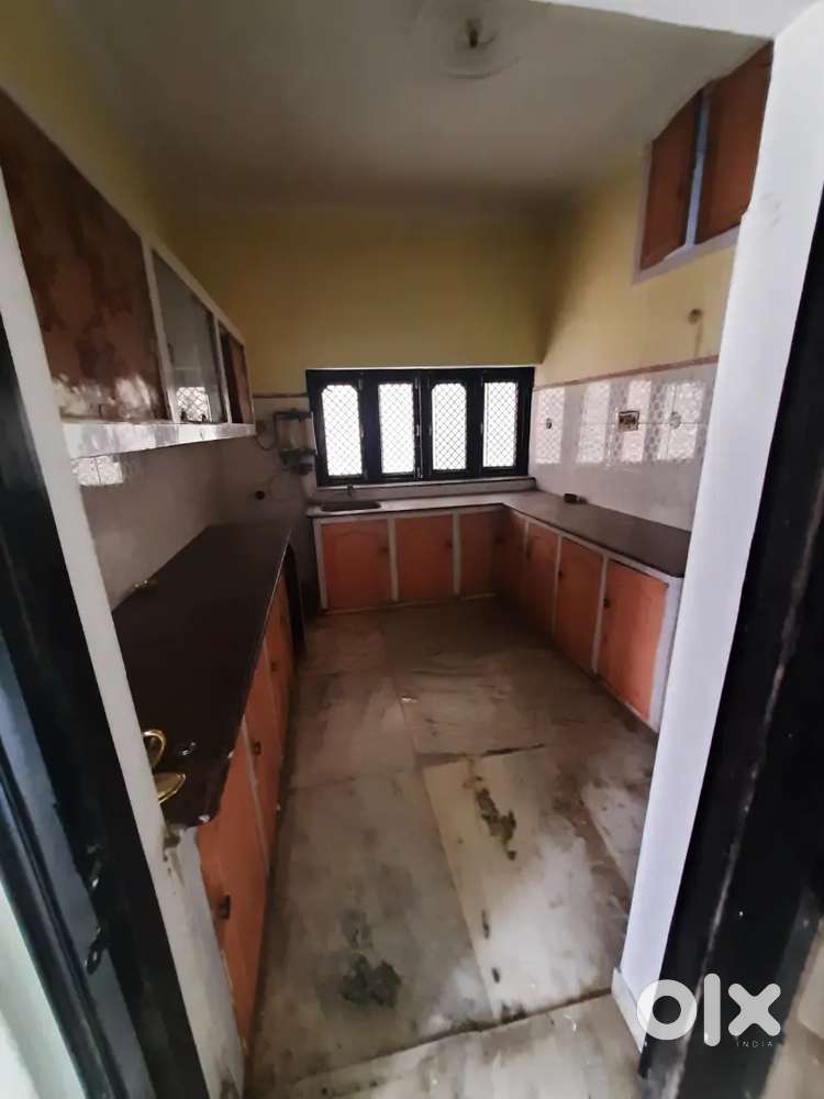 2 bhk house for rent in Posh Area.