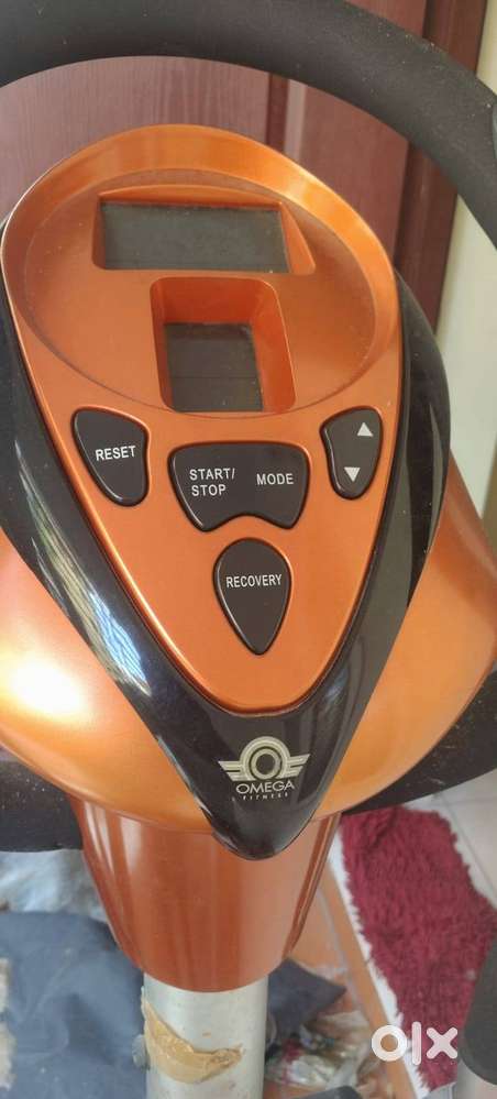 Elliptical upright bike