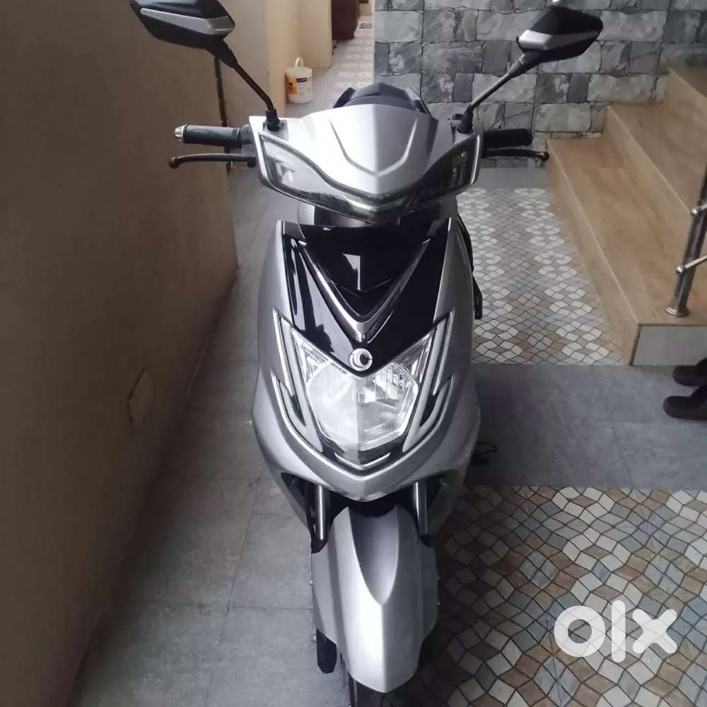 E-bike with Cruze control, Sleek-Silvery-Shiny! Compact & weightless