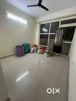 Female Flatmate Required