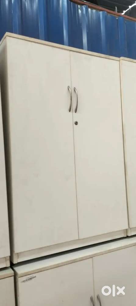 4 FT CUPBOARD